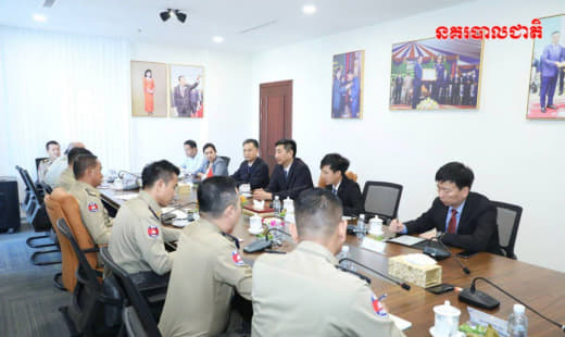 昨天下午，湖北省公安厅党委委员、副厅长顾建国拜访柬埔寨内政部，与柬埔寨...