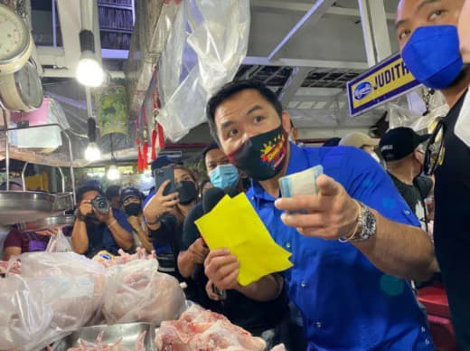 菲总统候选人帕奎奥前往菜市场体验民生感叹“物价原来那么贵了”