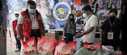 菲律宾海关局周五向社会福利部捐赠因非法进口而被扣押的食品和鞋类，以帮助...