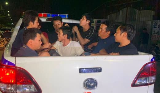 昨晚，金边水净化区，一群越南人酒后斗殴，一人被砍死，至少8人因此被抓。
