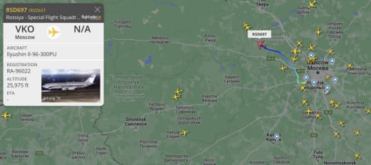 俄罗斯的一架总统专机已离开莫斯科，克里姆林宫称普京仍在首都工作。