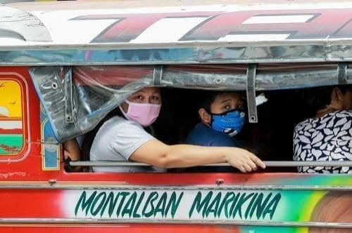 菲律宾政府抗疫工作总协调人、“疫苗沙皇”加维斯昨天表示，强制戴口罩的政...