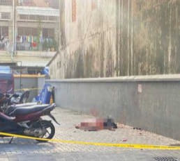 柬中时报消息：今天凌晨从金边云顶公寓37楼坠亡的男子非外国人，而是28...