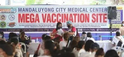 菲律宾政府疫苗专家小组负责人格罗延尼(NinaGloriani)周四表...