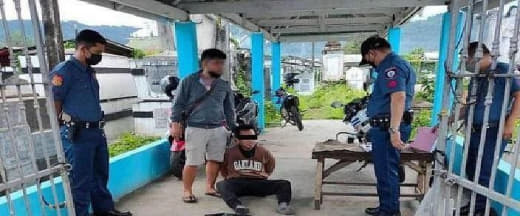 菲律宾一警察深陷斗鸡欠巨债犯下多起抢劫案后终被捕