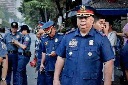 菲律宾国家警察周五表示，警方可能会对未经政府授权出售药品的杂货铺进行诱...