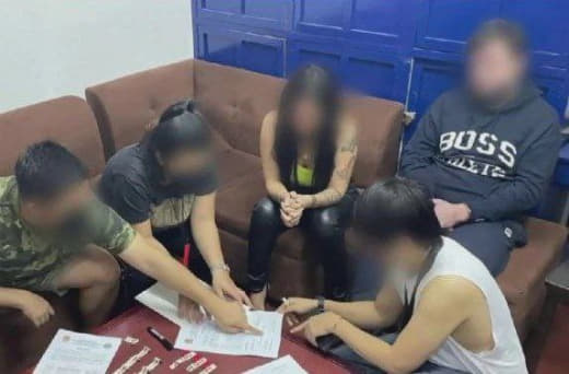菲律宾犯罪集团“DMWall”外籍头目被捕，曾涉嫌多起持枪绑架、敲诈勒...