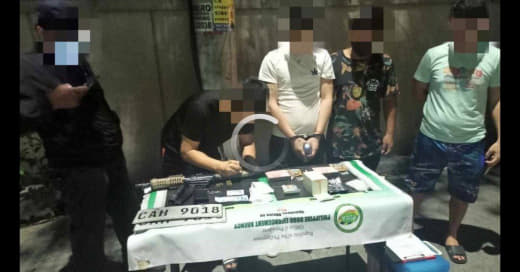 中国毒贩“Tiger”在菲律宾帕赛被捕，车上发现AR-15步枪