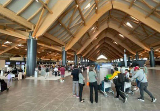 克拉克国际机场客运大楼开始接待旅客