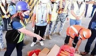 菲律宾海关局在苏比克港查获中国2000万走私农产品