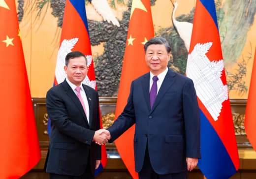 昨天，国家主席习近平在北京会见柬埔寨总理洪马内时表示：中方愿同柬方常态...