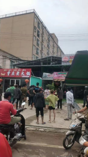 昨天下午发生在木牌的越南人求助事件，经调查：是一群越南人对工作条件不满...