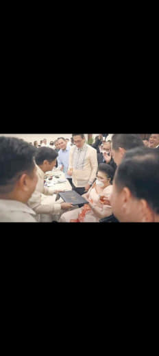 世界日报：5月23日，当马科斯被宣布为菲律宾下一任总统后，前第一夫人伊...
