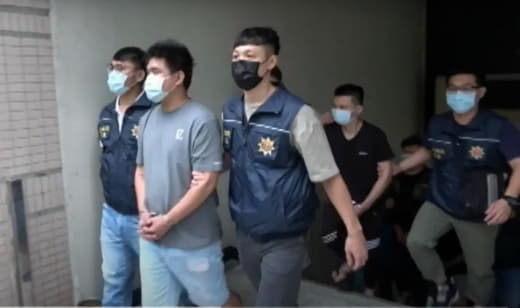 四人在马尼拉王城内贩毒被捕查获85万毒品