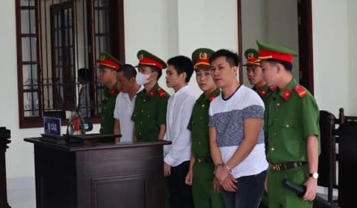 本周四，越南平福省人民法院以贩毒罪判处3名越南人死刑。