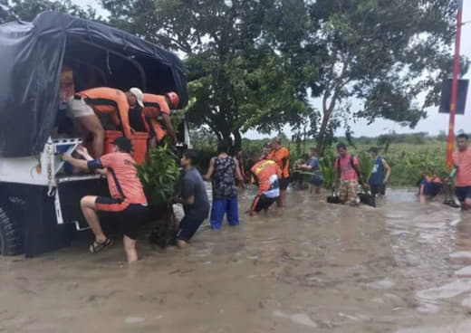 台风袭击菲律宾北部！超过1300个家庭撤离，至少3人死亡！