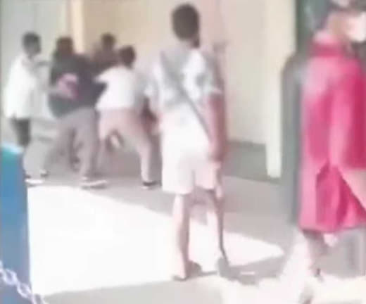 菲律宾殊艺牙佬市发生校园流血冲突一学生刺伤三同学