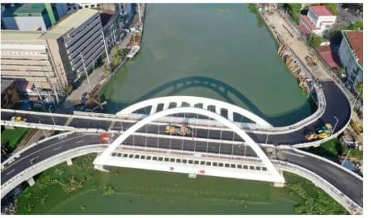 中国援建大桥每到晚上成公园，吸引大量菲律宾民众！
