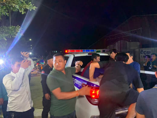 昨晚，金边水净化区，一群越南人酒后斗殴，一人被砍死，至少8人因此被抓