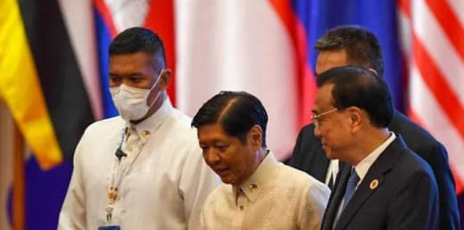 菲律宾总统与李克强简短交流，强调将加深中菲关系！