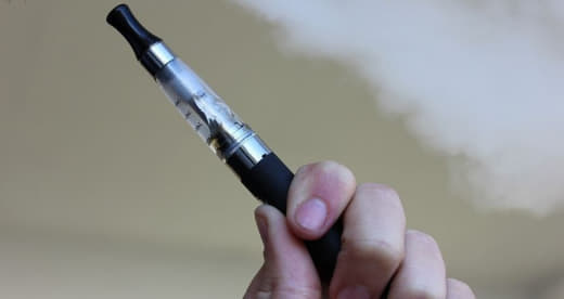 阿联酋禁止向18岁以下的人销售电子香烟