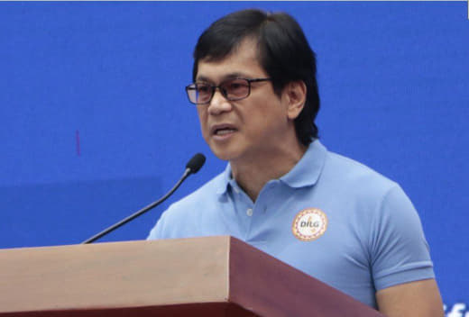 菲律宾内长阿巴罗斯周六呼吁数百名高级警察辞职，以“清洗”卷入非法毒品交...
