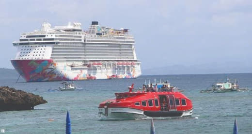 菲律宾旅游部表示，长滩岛今年将迎接几艘国际邮轮的到来，预计将吸引成千上...