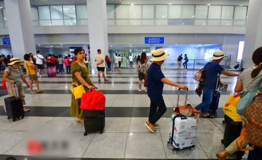 马尼拉国际机场署（MIAA）周二表示，菲律宾领空将于5月3日和5月17...