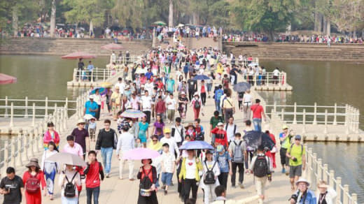 尽管中国自起有序恢复公民出境旅游，但前来柬埔寨的中国游客，尤其是前往暹...