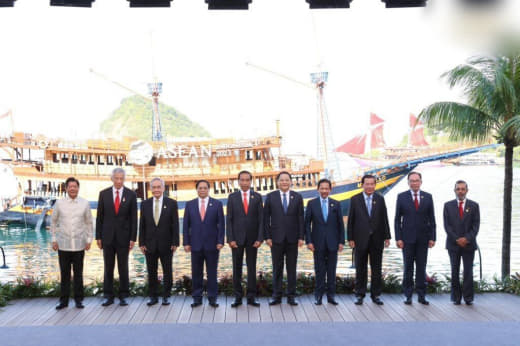 5月11日，第42届东盟峰会在印尼东努沙登加拉省圆满闭幕，成员国领导人...