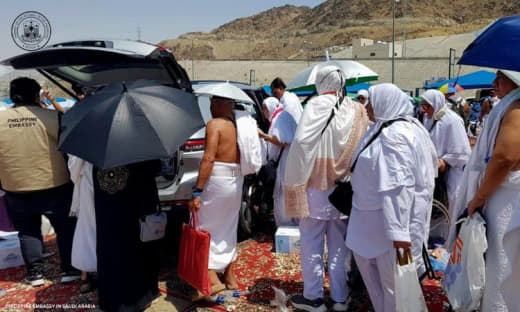 在接到中暑求救报告后，菲律宾驻沙特阿拉伯大使馆的反应小组营救了在穆兹达...