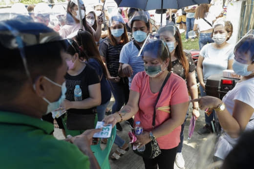 精细封锁”碰上疫苗接种怎么办？菲律宾当局如此回应……