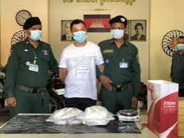 据柬媒消息，4月4日，内政部禁毒警方与金边市警方合作，逮捕两名涉嫌贩毒...