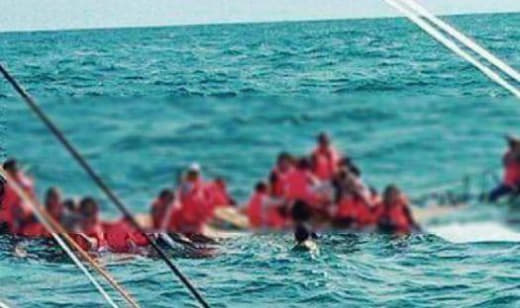 船只赴Calaguas岛途中翻覆22名游客落水获救