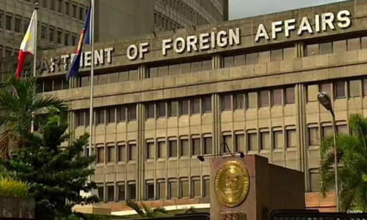 菲律宾外交部(DFA)周一表示，中国海警在西菲律宾海向菲律宾船只发射高...