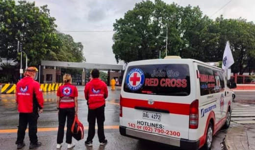 菲律宾红十字会(PRC)敦促公众保持其143紧急热线全天候畅通，勿拨打...