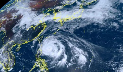 超级台风“玛瓦”逼近恐引发山洪，菲律宾疏散数千人