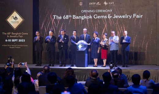 第68届曼谷珠宝首饰展于今日在诗丽吉国际会展中心第1-8号厅隆重开幕，...