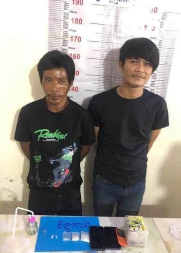 《柬埔寨好声音》第一季冠军柏西哈及同伙涉嫌贩卖毒品，于12日下午被警方...