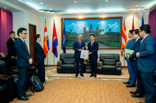 柬埔寨和日本双方同意推动全日空航空公司恢复直飞航班的倡议，以增加两国之...