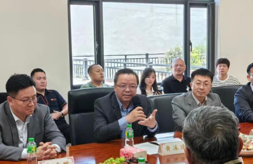 中国驻菲律宾大使黄溪连赴菲邦板牙省调研，实地考察了中菲企业家合作推进的...