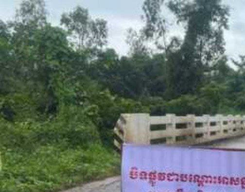据柬媒消息，10月3日上午，暹粒省公共工程与运输局发布通告，鉴于遭受洪...