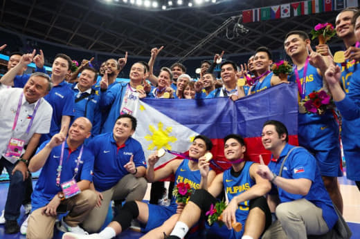 菲律宾70比60战胜约旦，夺得61年来队史亚运男篮首冠。中国则是101...