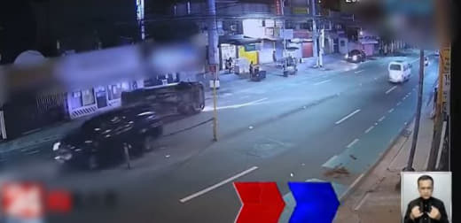 菲律宾拉斯彬迎斯市(LasPinas)一辆救护车被一辆超速行驶的汽车直...