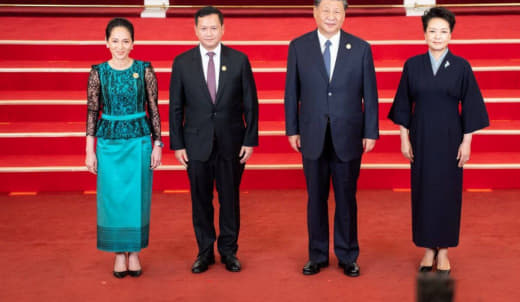 17日晚，柬埔寨总理洪玛内亲王与夫人出席中国国家主席习近平为“一带一路...