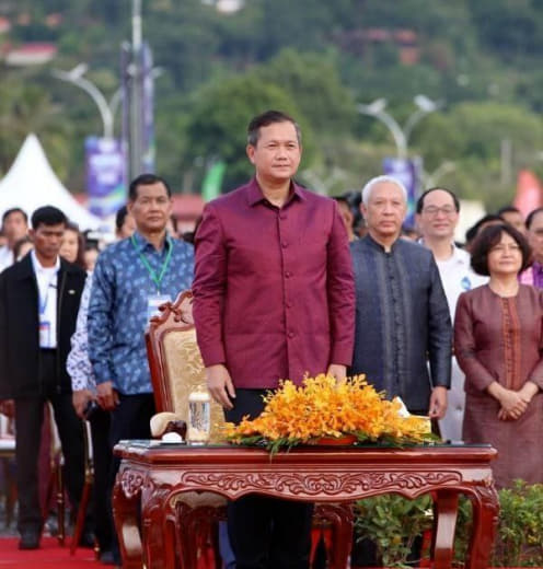12月3日晚，柬埔寨首相洪玛耐在白马省主持第10届海洋节闭幕式时表示，...