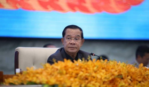 12月9日上午，柬埔寨人民党全国特别代表大会在人民党总部正式开幕，人民...