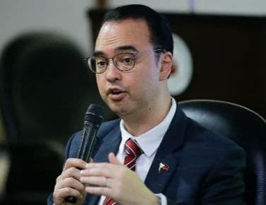 菲律宾前外交部长、现参议员亚兰•彼得•卡耶塔诺9月15日表示，在计划建...