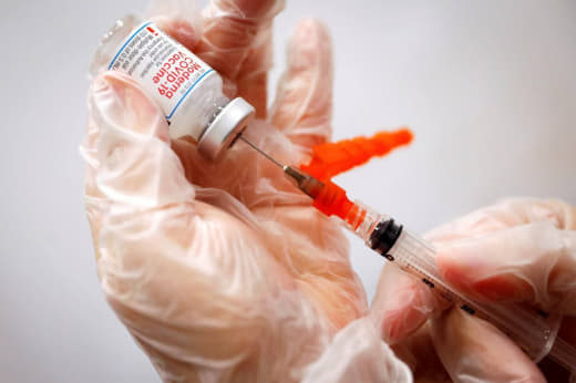注射器供应紧张，菲律宾多省新冠疫苗接种受影响