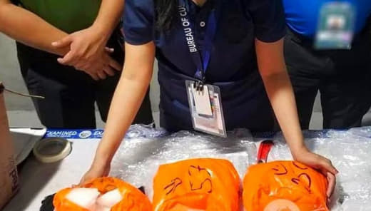菲律宾克拉克港海关局近日拦截三个毒品包裹，查获近15公斤的沙雾，案值约...